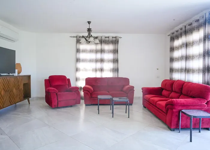 Apartment Spacious 4br Einbay Overlooking & Golf *