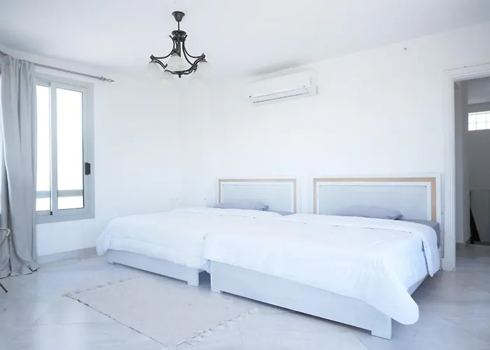 Apartment Spacious 4br Einbay Overlooking & Golf *